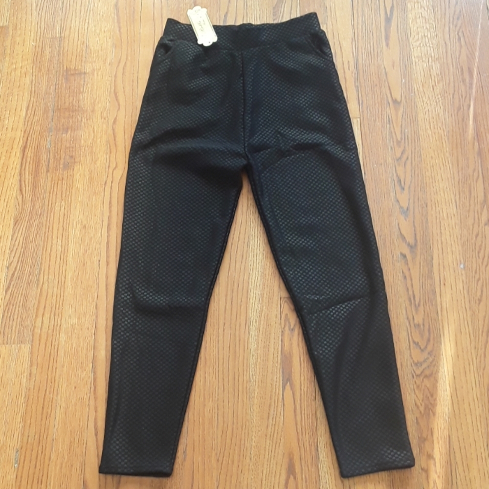 Gorgeous dressy stretchy black pants. NWT